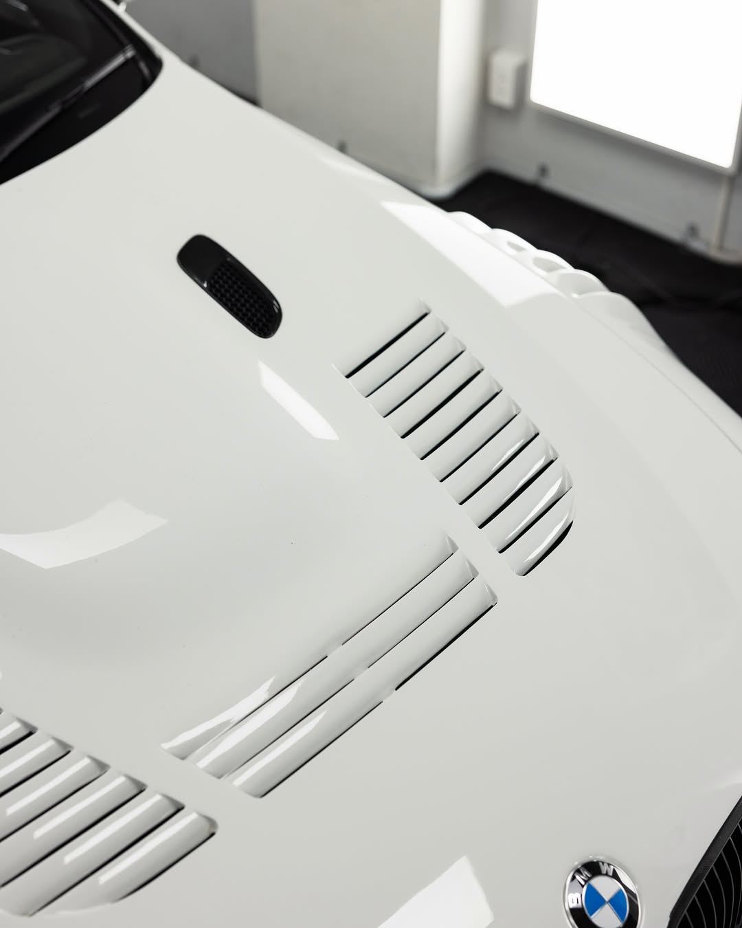 White BMW E92 M3, a track focused build, at Roadbloc