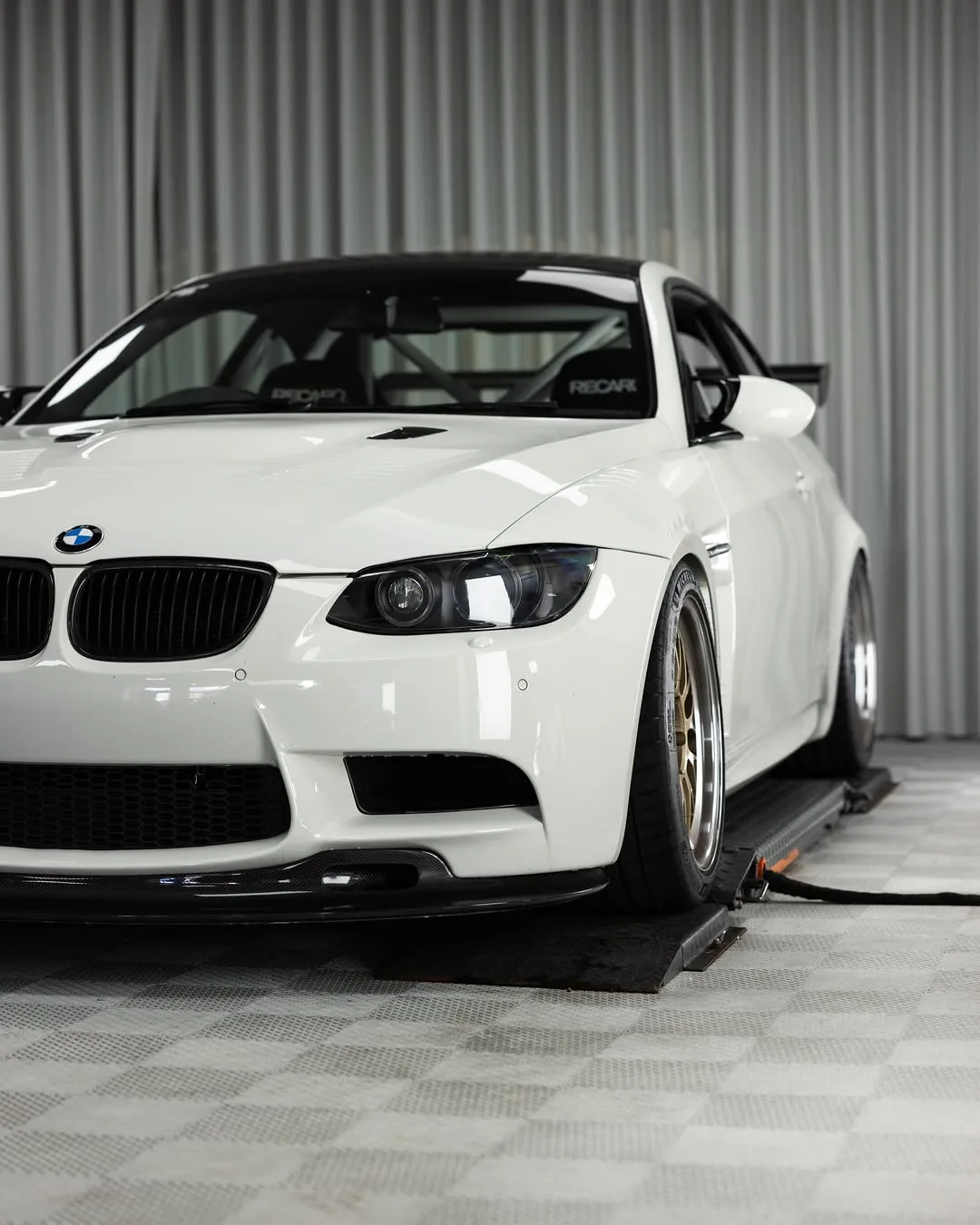 White BMW E92 M3, a track focused build, at Roadbloc
