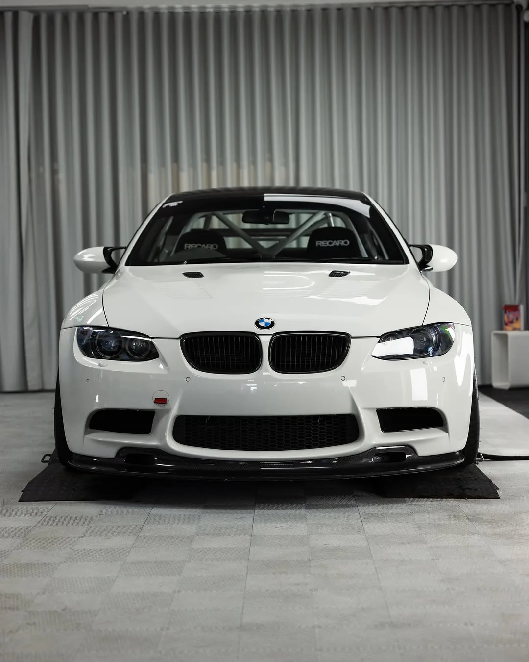 White BMW E92 M3, a track focused build, at Roadbloc
