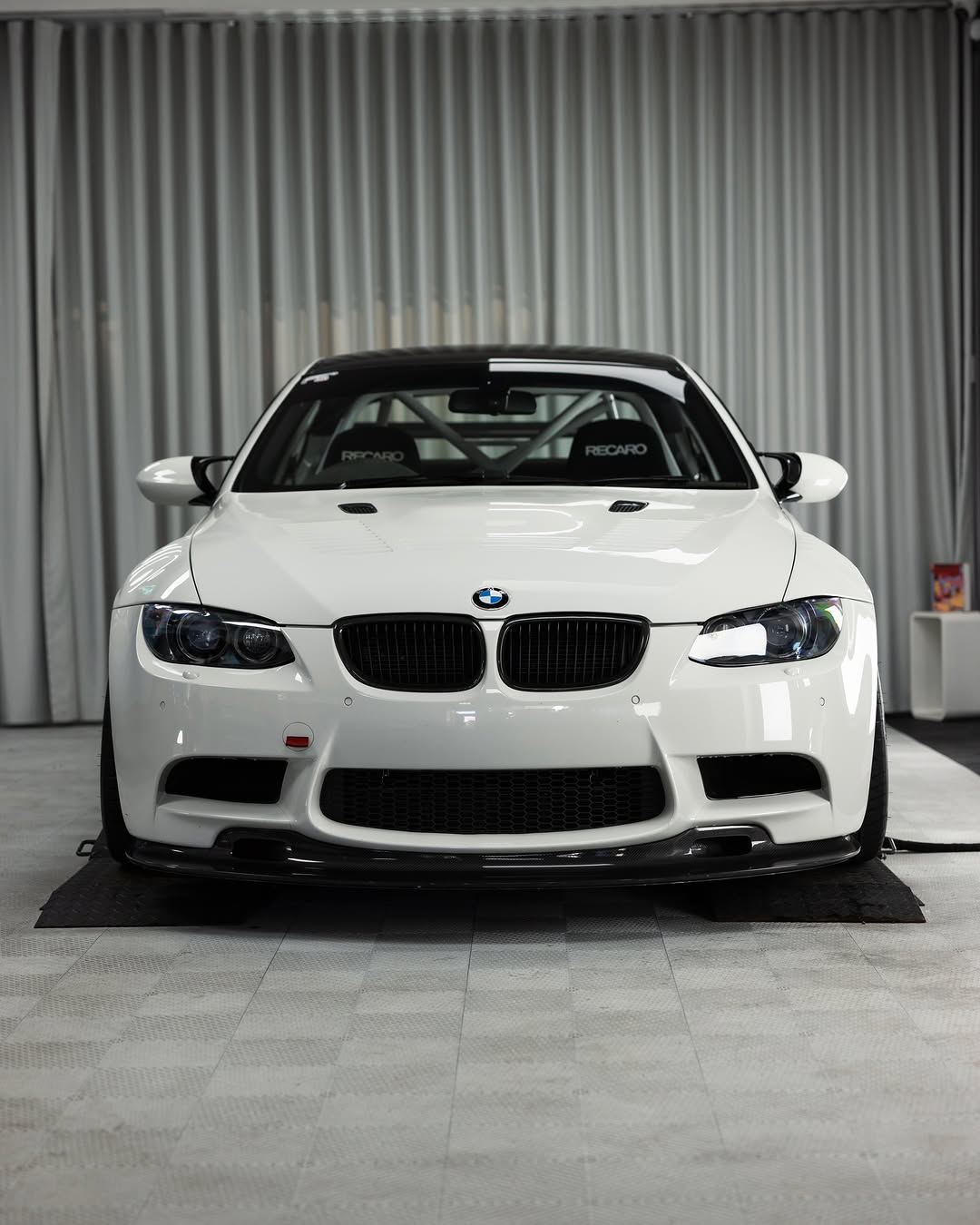 White BMW E92 M3, a track focused build, at Roadbloc