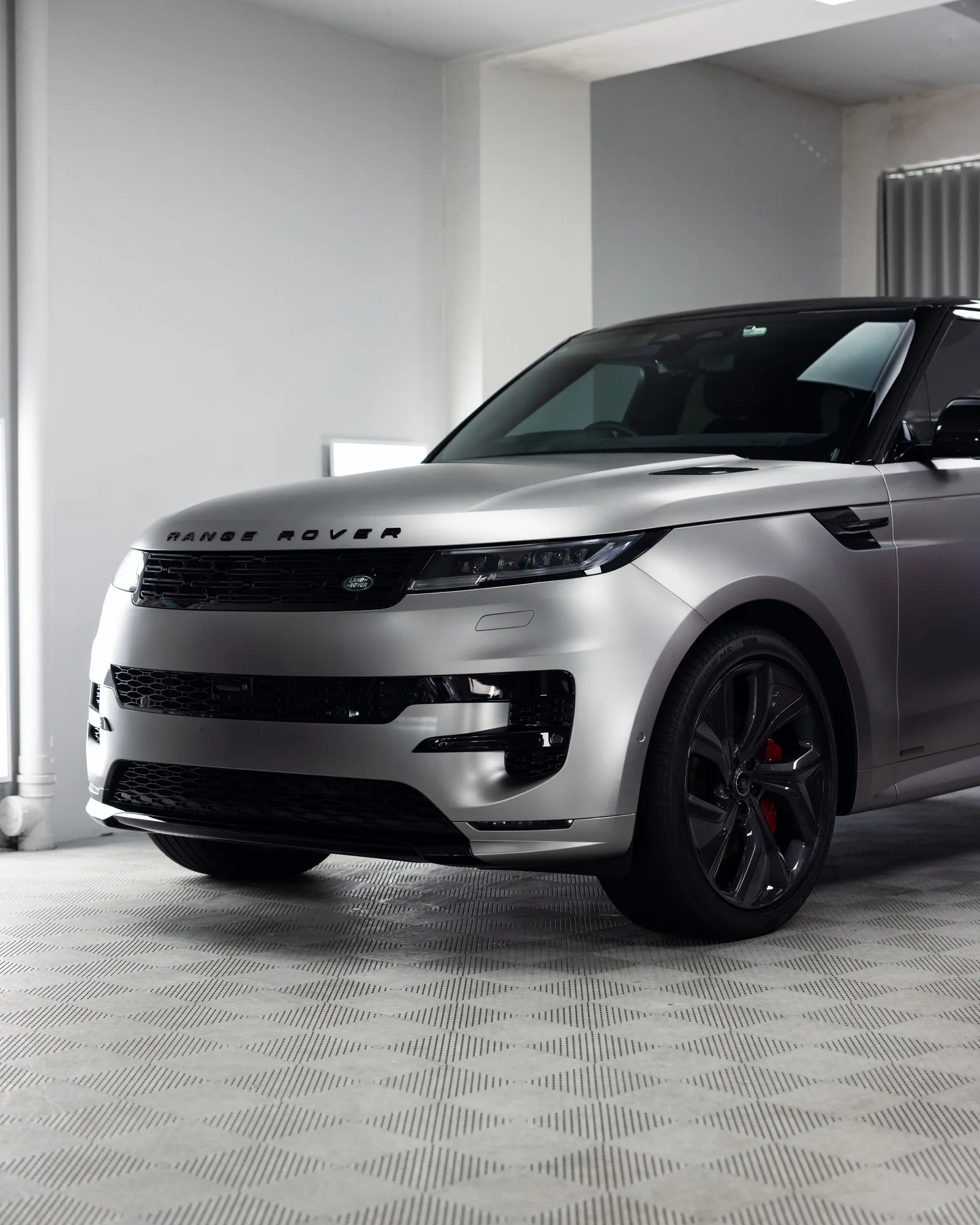 Range Rover Autobiography in factory matte, protected in matte paint protection film by Roadbloc