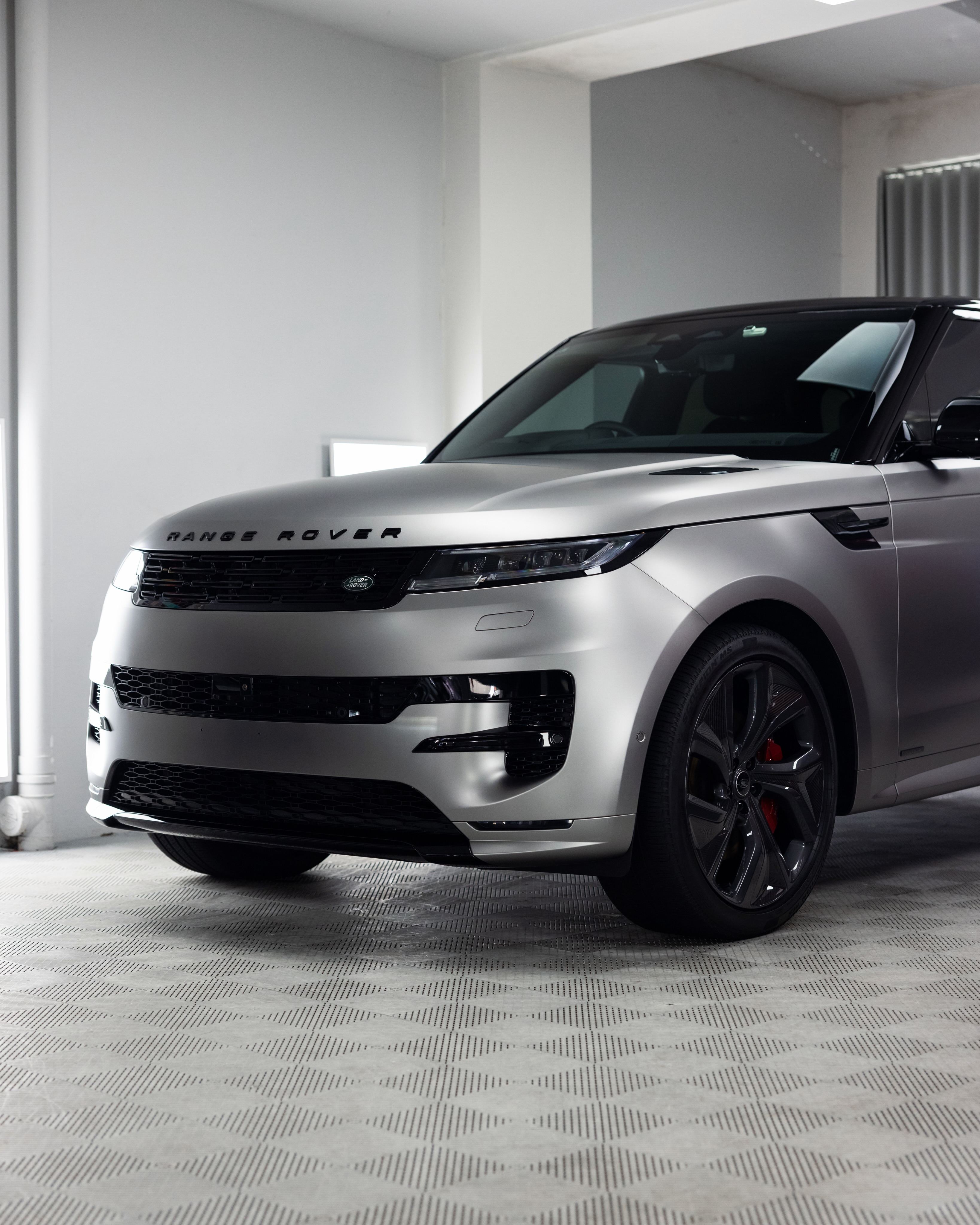 Range Rover Autobiography in factory matte, protected in matte paint protection film by Roadbloc