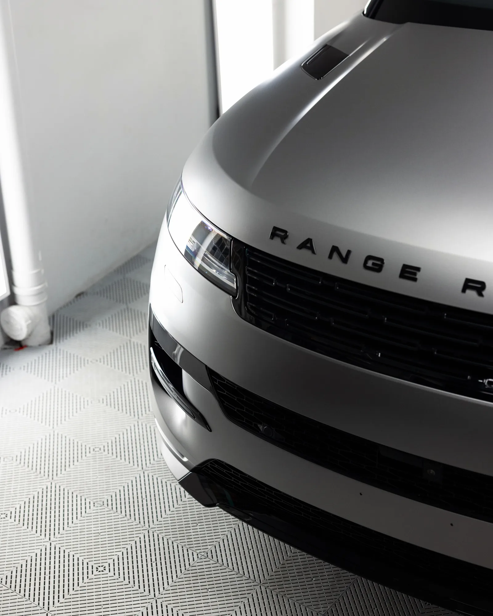 Range Rover Autobiography in factory matte, protected in matte paint protection film by Roadbloc