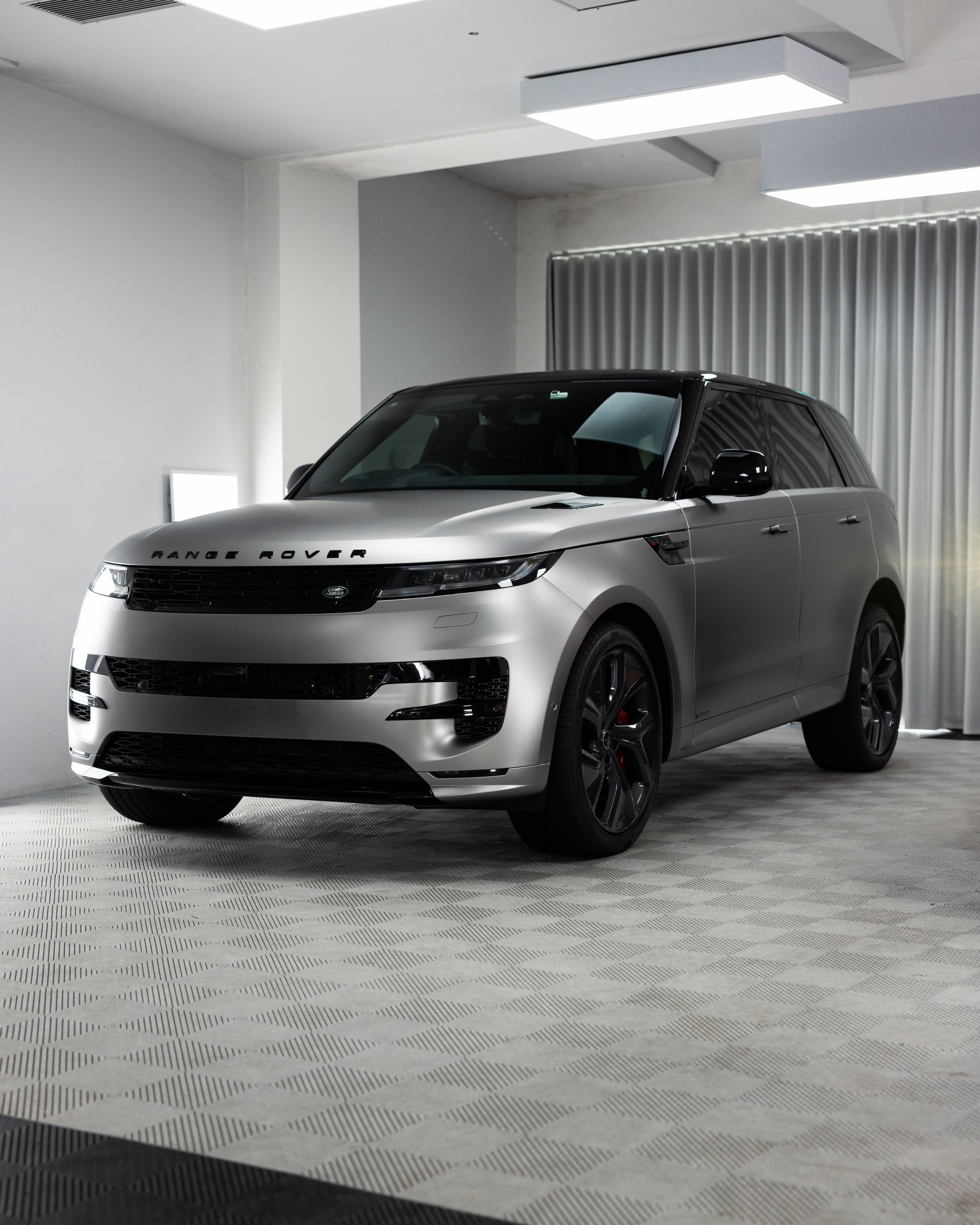 Range Rover Autobiography in factory matte, protected in matte paint protection film by Roadbloc